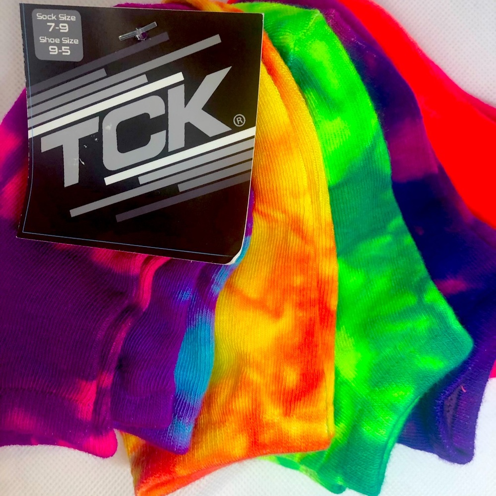 TCK Brand children’s 6 pack of tie dye socks.